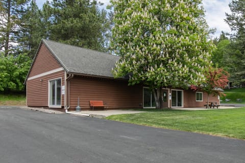 Bay Point Hillside 17A Up Apartment in Whitefish