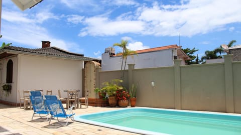 Swimming pool, Swimming pool