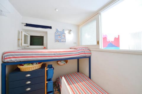 Bed, Bedroom, bunk bed