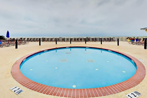 Sand Swept Apartment in Galveston Island