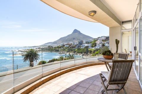 Balcony/Terrace, Landmark view, Mountain view, Sea view, Street view