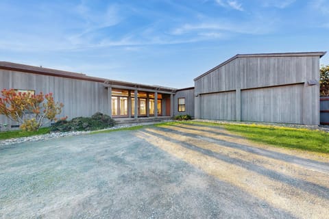 Del Mar Meadow House in Sonoma County