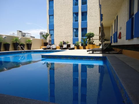 Swimming pool, Swimming pool