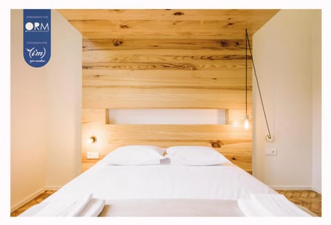 Shower, Toilet, Bed, Bathroom, Other, Photo of the whole room, Decorative detail, Bedroom, Area and facilities