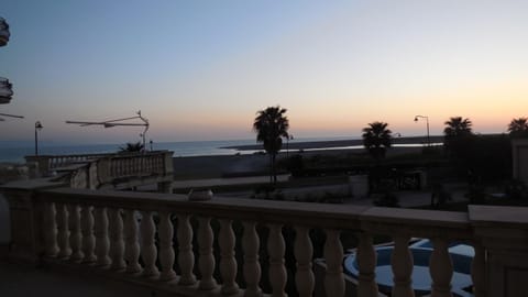 Property building, Spring, Summer, Balcony/Terrace, Beach, Autumn, Sea view