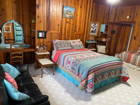 Live Oak B&B Bed and Breakfast in Glen Rose