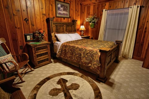 Live Oak B&B Bed and Breakfast in Glen Rose