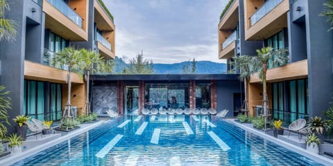 Property building, Swimming pool