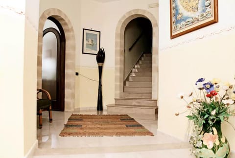 Lobby or reception, Decorative detail
