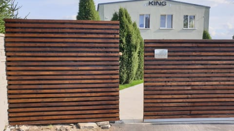 Property building, Facade/entrance, Parking