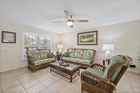Cozy home with sunroom, pool and steps to beach House in Marco Island