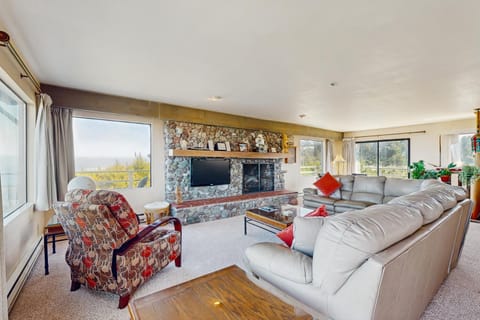 Ocean Breeze House in Mendocino County