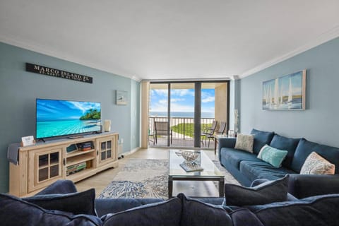 Beachfront condo with pool and balcony facing beach House in Marco Island
