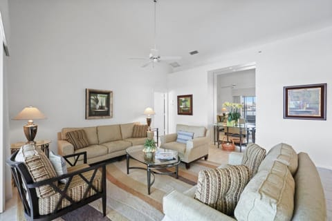 Unique waterfront home with pool, spa and guesthouse House in Marco Island