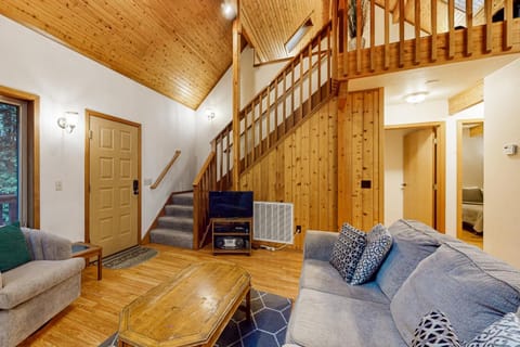 Redwood Rest House in Mendocino