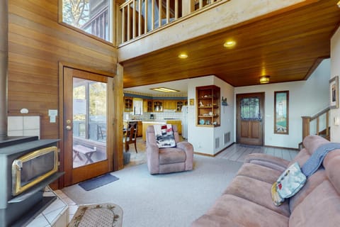 Whale Song House in Mendocino County