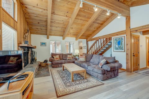 Beaver Pond Northstar Luxury Chalet with Hot Tub Chalet in Northstar Drive