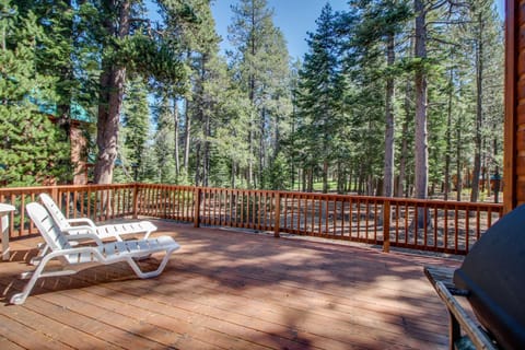 Snowpeak Tahoe Donner Golf Course Views House in Truckee