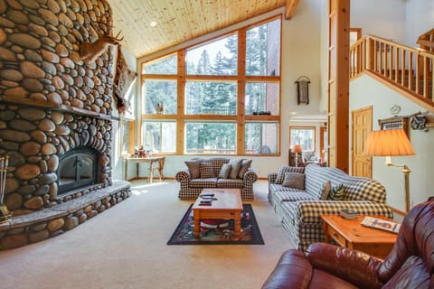 Snowpeak Tahoe Donner Golf Course Views House in Truckee