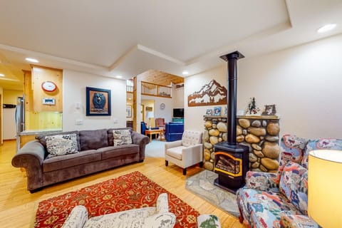 Snowpeak Tahoe Donner Golf Course Views House in Truckee