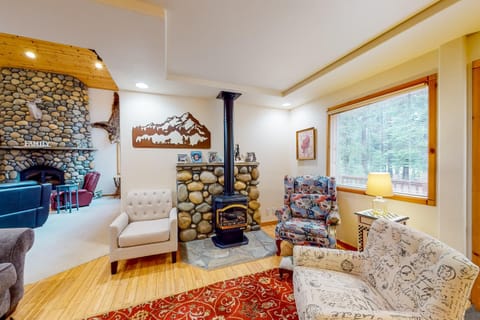 Snowpeak Tahoe Donner Golf Course Views House in Truckee