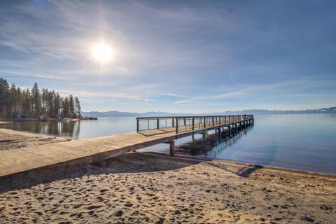 Canterbury Kings Beach Treehouse House in Tahoe Vista