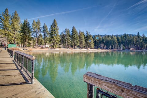 Canterbury Kings Beach Treehouse House in Tahoe Vista