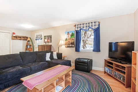 Lucky Stone Cottage House in Tremont