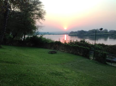 Natural landscape, Garden, River view, Sunset