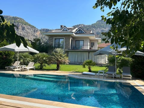 Property building, Natural landscape, Garden view, Mountain view, Swimming pool, sunbed