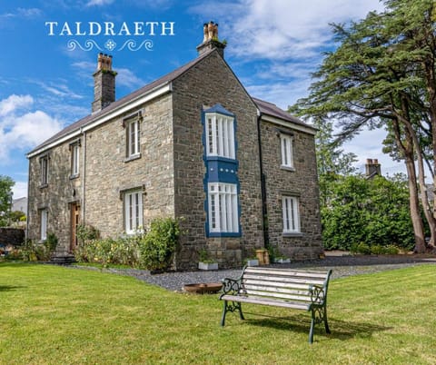 Taldraeth - Old Vicarage Guest House Bed and Breakfast in Penrhyndeudraeth