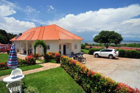 Property building, Garden view, Lake view