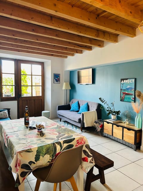 Maison de charme " Les Cyclamens" House in Talloires