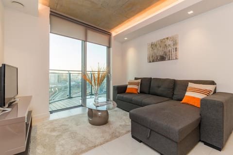 Property building, Staff, Staff, Staff, People, People, People, Bird's eye view, Coffee/tea facilities, View (from property/room), View (from property/room), Living room, Other, Seating area, Dining area, City view, City view, Street view, Family, Family, Family