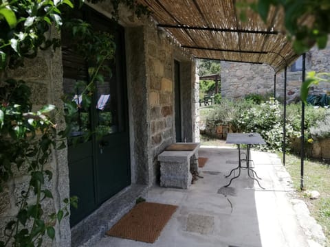 Patio, Facade/entrance