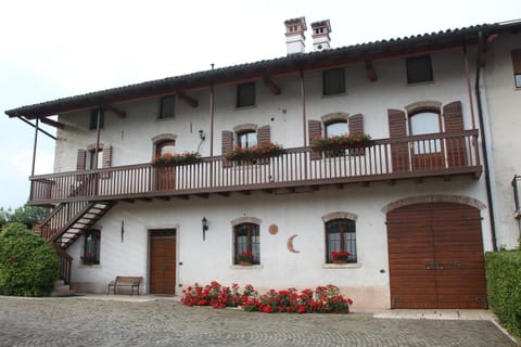 Property building, View (from property/room), Balcony/Terrace