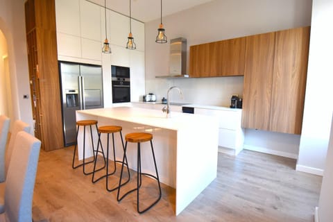 Day, Kitchen or kitchenette, Seating area, On site