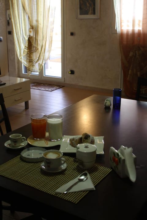 Kitchen or kitchenette, Italian breakfast, Non alcoholic drinks