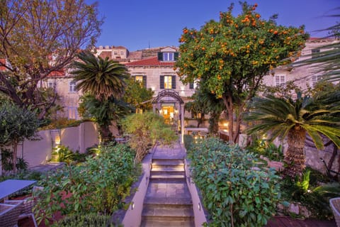 Garden, Garden view