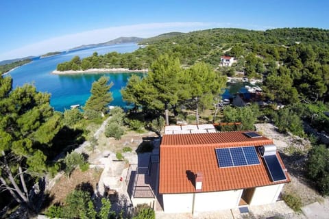 beautiful bay house Duga House in Okrug Gornji