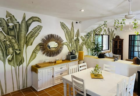 Property building, Living room, Seating area, Dining area