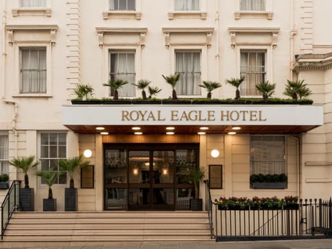 Property building, Facade/entrance, Day