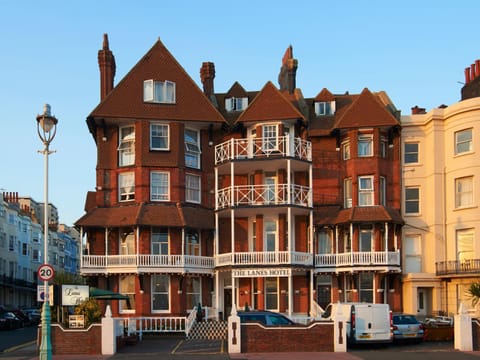 Property building, Facade/entrance, Sea view