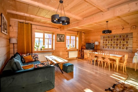 Communal lounge/ TV room, TV and multimedia, Living room, Seating area