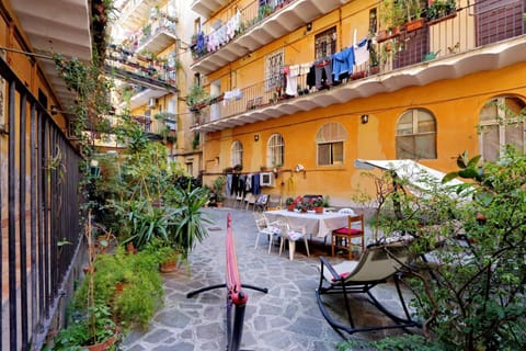 Patio, Dining area