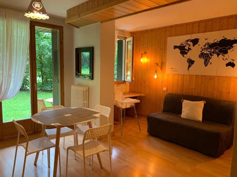 Living room, Decorative detail, Seating area, Dining area