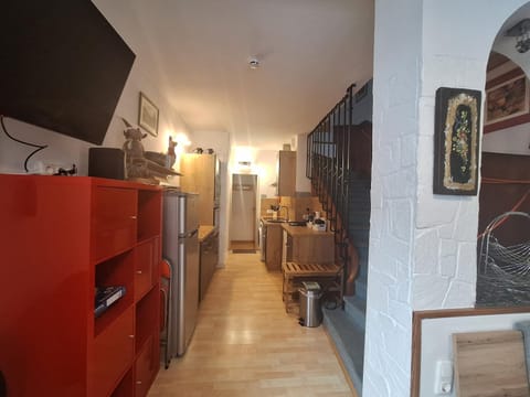 Kitchen or kitchenette, Living room, stove