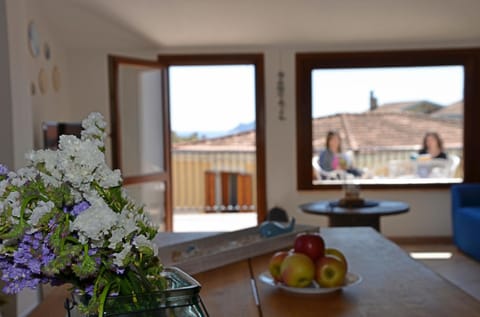 Communal lounge/ TV room, Library, Balcony/Terrace