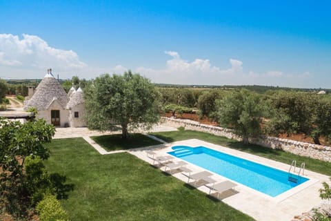 Property building, Day, Natural landscape, Garden, Garden view, Pool view, Swimming pool, sunbed