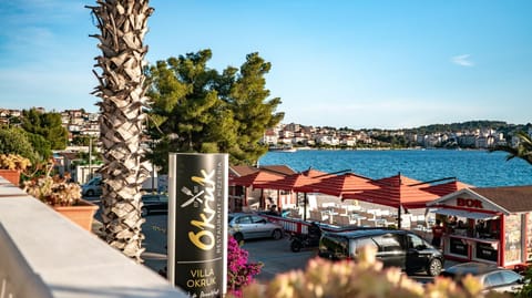 Property building, Restaurant/places to eat, Natural landscape, Sea view